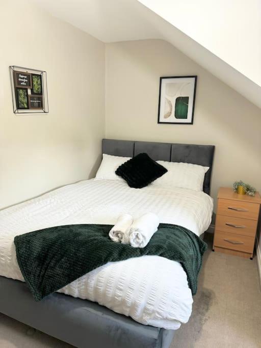 Spacious 15 Guest Home With 9 Beds In Shirley Solihull Eksteriør bilde