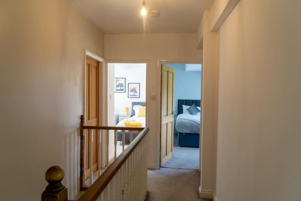 Spacious 15 Guest Home With 9 Beds In Shirley Solihull Eksteriør bilde