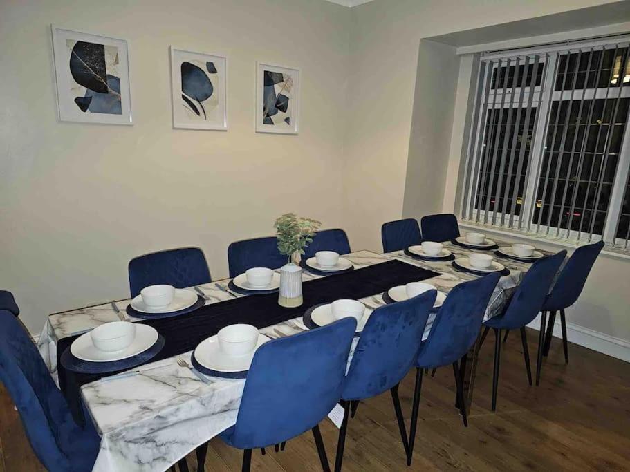 Spacious 15 Guest Home With 9 Beds In Shirley Solihull Eksteriør bilde
