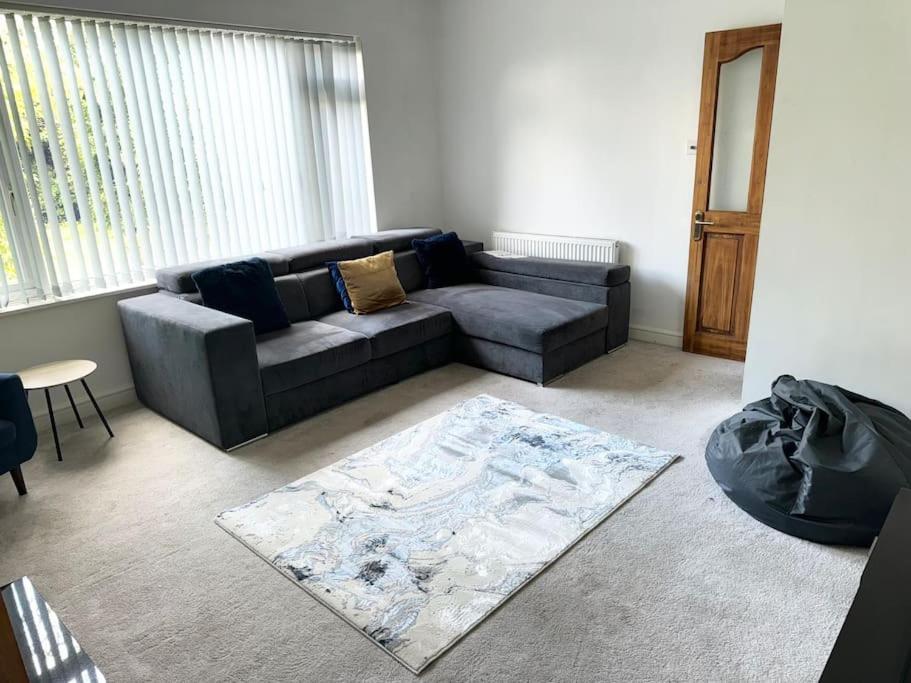 Spacious 15 Guest Home With 9 Beds In Shirley Solihull Eksteriør bilde