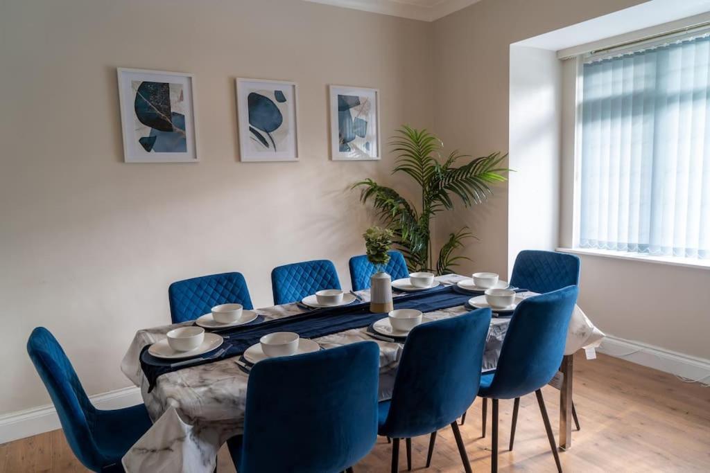 Spacious 15 Guest Home With 9 Beds In Shirley Solihull Eksteriør bilde