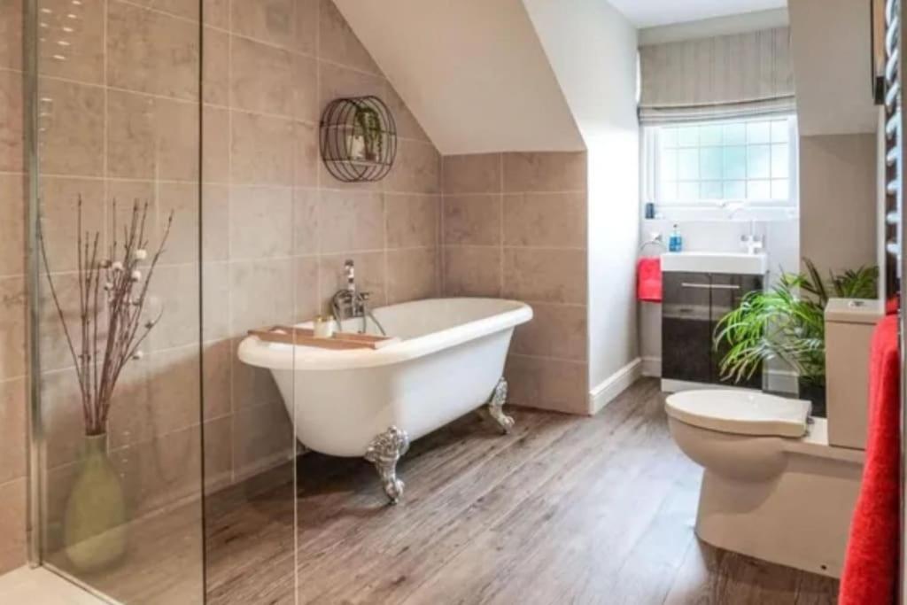 Spacious 15 Guest Home With 9 Beds In Shirley Solihull Eksteriør bilde