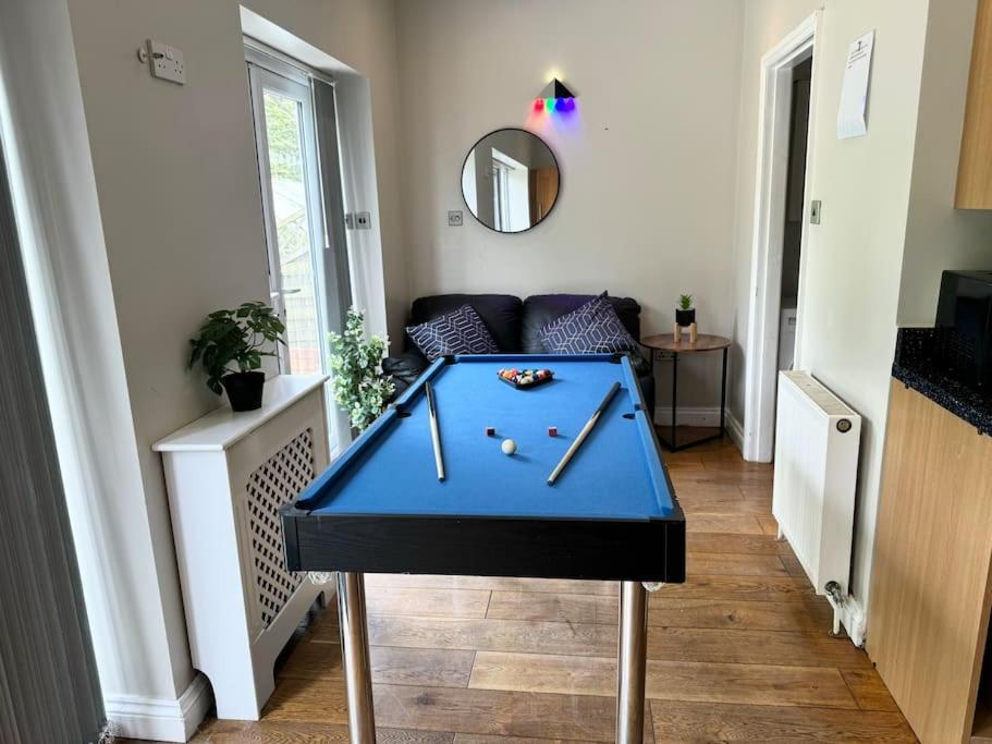 Spacious 15 Guest Home With 9 Beds In Shirley Solihull Eksteriør bilde