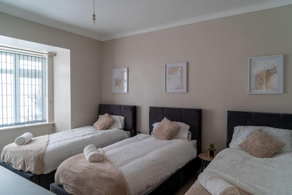 Spacious 15 Guest Home With 9 Beds In Shirley Solihull Eksteriør bilde