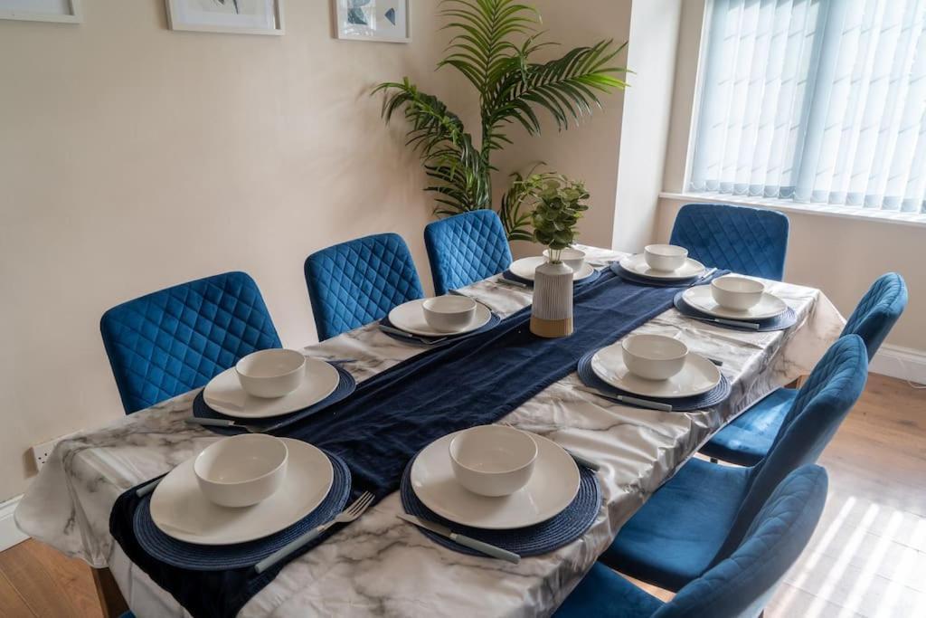 Spacious 15 Guest Home With 9 Beds In Shirley Solihull Eksteriør bilde